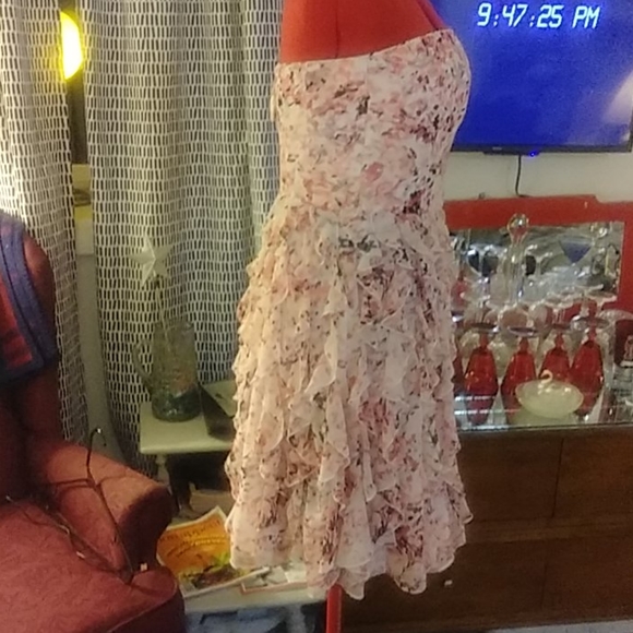 New with tags sz 14,flirty dress - Picture 2 of 4